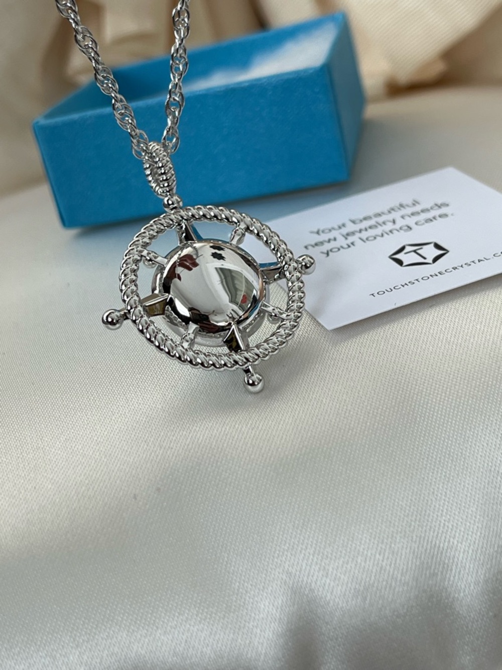 Swarovski Touchstone Crystal Silver Blue “Find Your Way” Pendant Necklace NWT - Picture 3 of 8